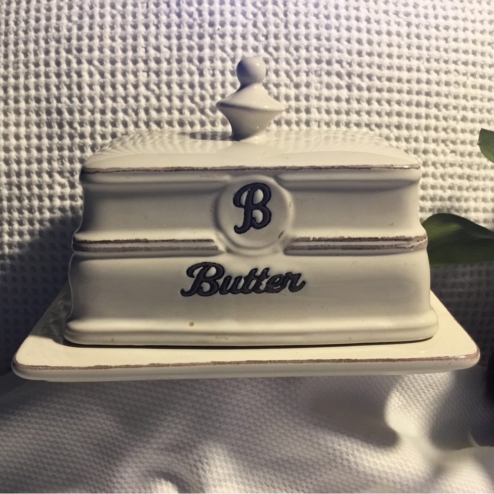💥3/$20 Signature Housewares Word Collection White w/Gray B Butter Dish w/Cover